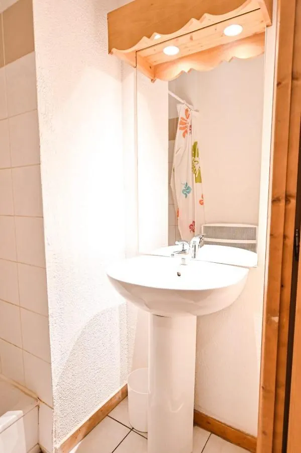 Flat In Residence With Swimming Pool Сен-Жерве-Ле-Бэн Апартаменты