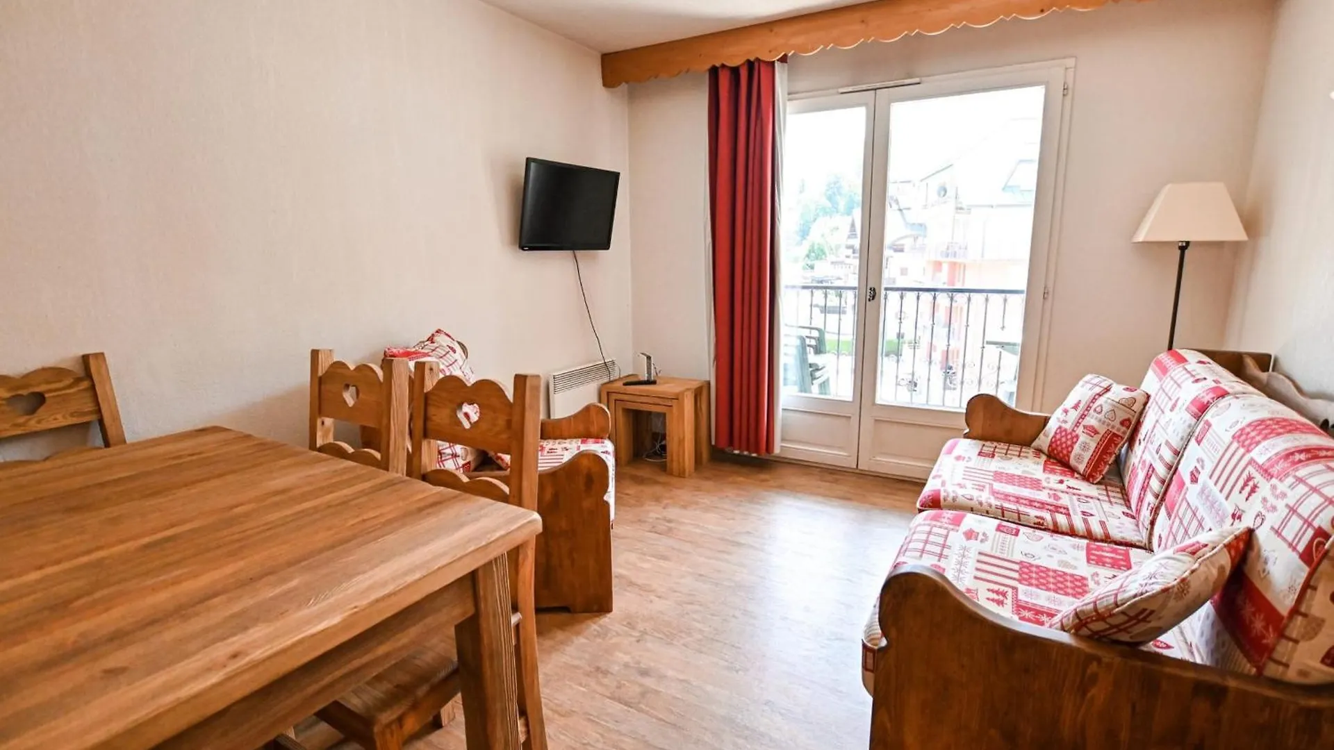 Flat In Residence With Swimming Pool Сен-Жерве-Ле-Бэн Апартаменты
