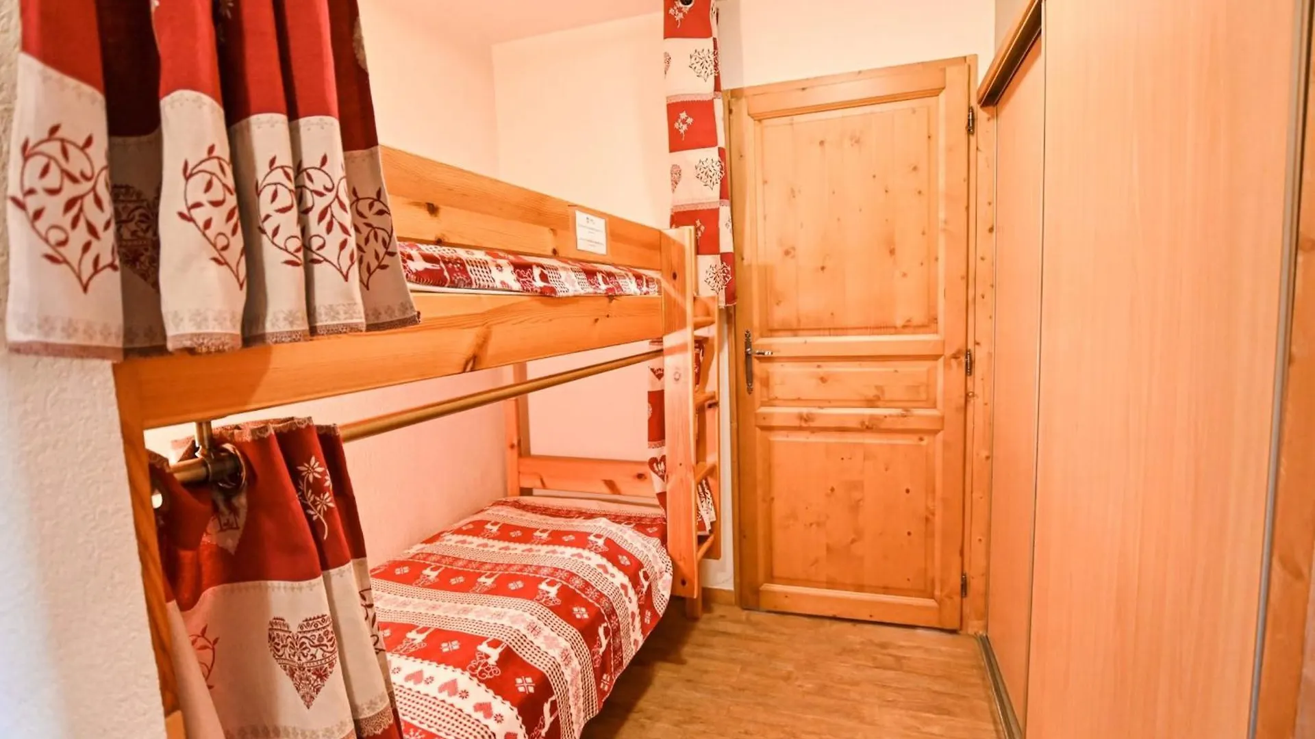 Flat In Residence With Swimming Pool Сен-Жерве-Ле-Бэн